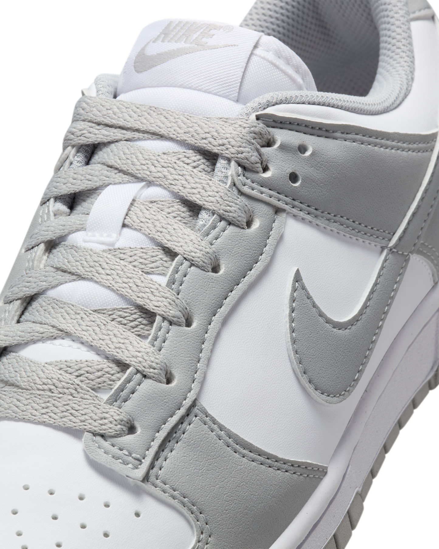 Nike Dunk Low
Grey Fog