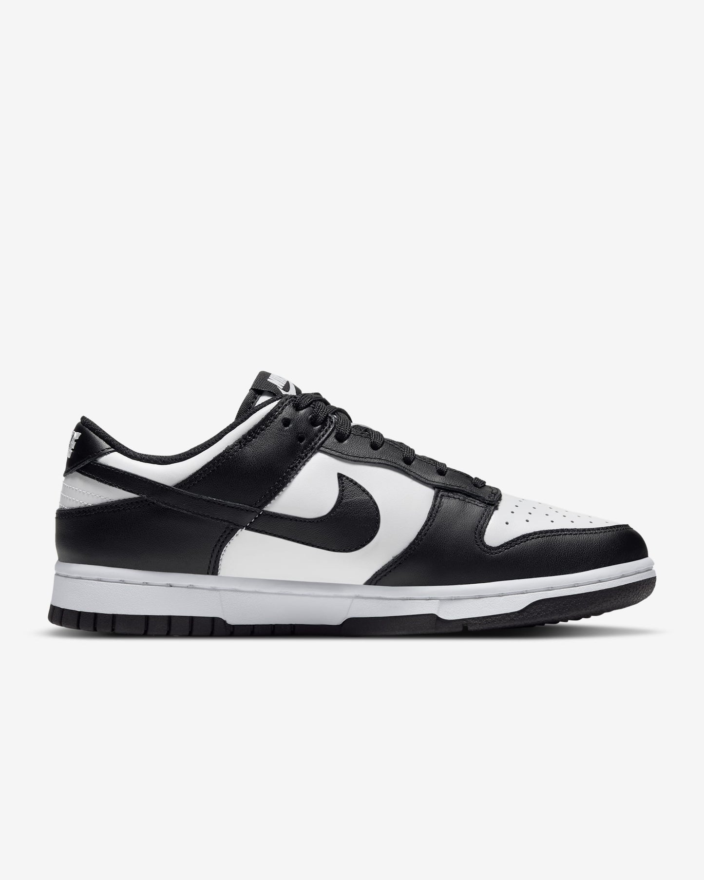 Nike Dunk Low Retro
White Black Panda
