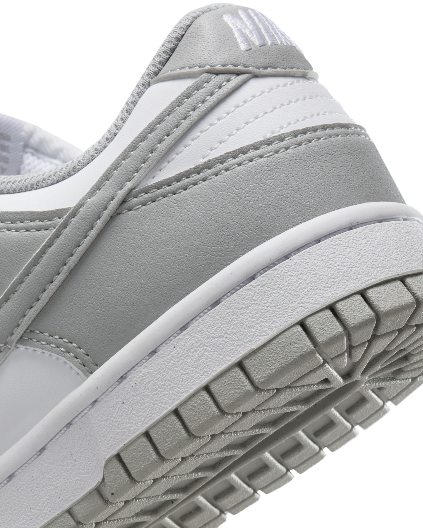 Nike Dunk Low
Grey Fog